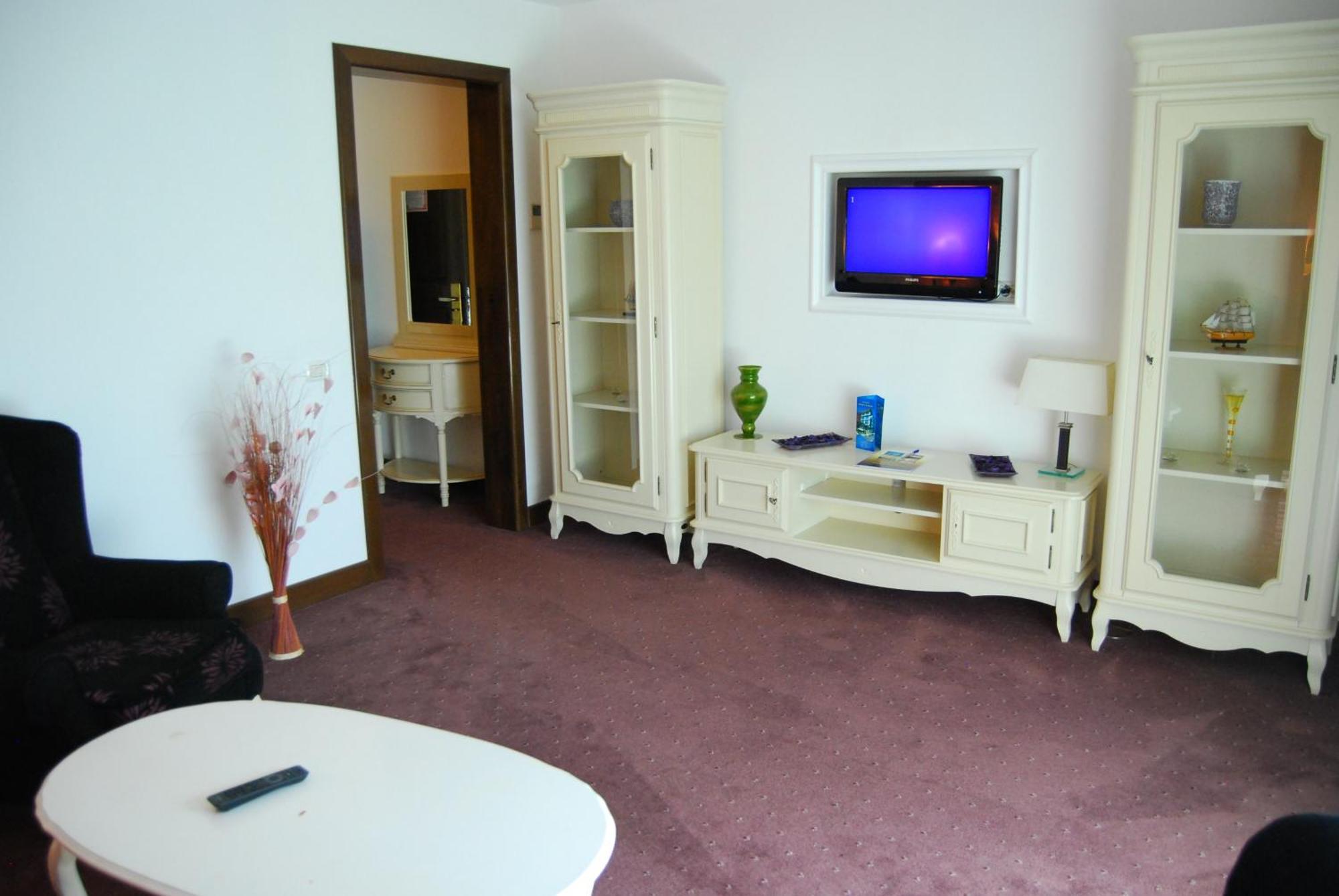 Hotel Zodiac คอนสตันซา ภายนอก รูปภาพ