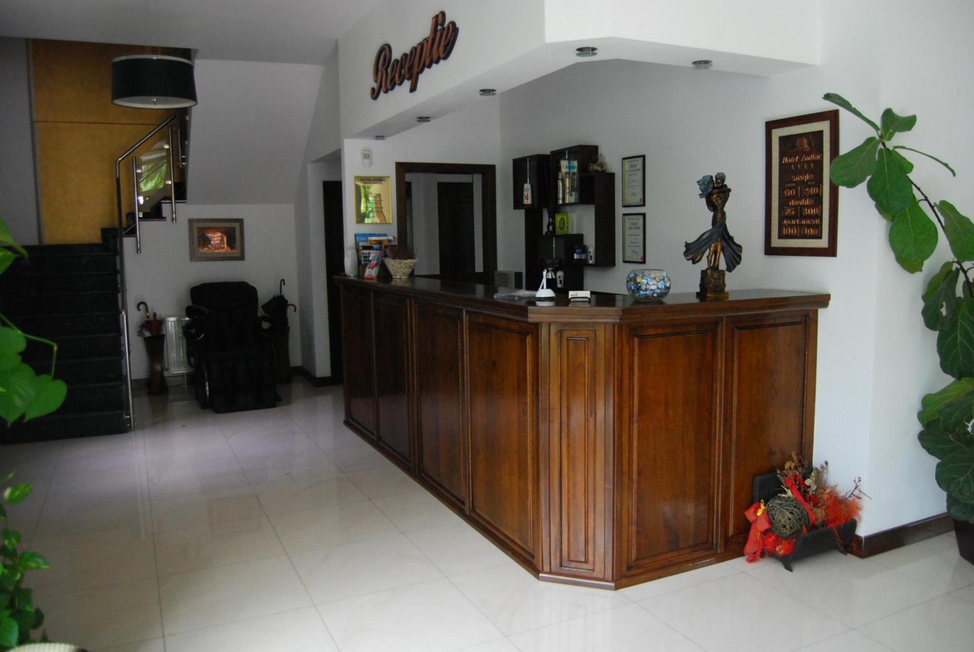 Hotel Zodiac คอนสตันซา ภายนอก รูปภาพ