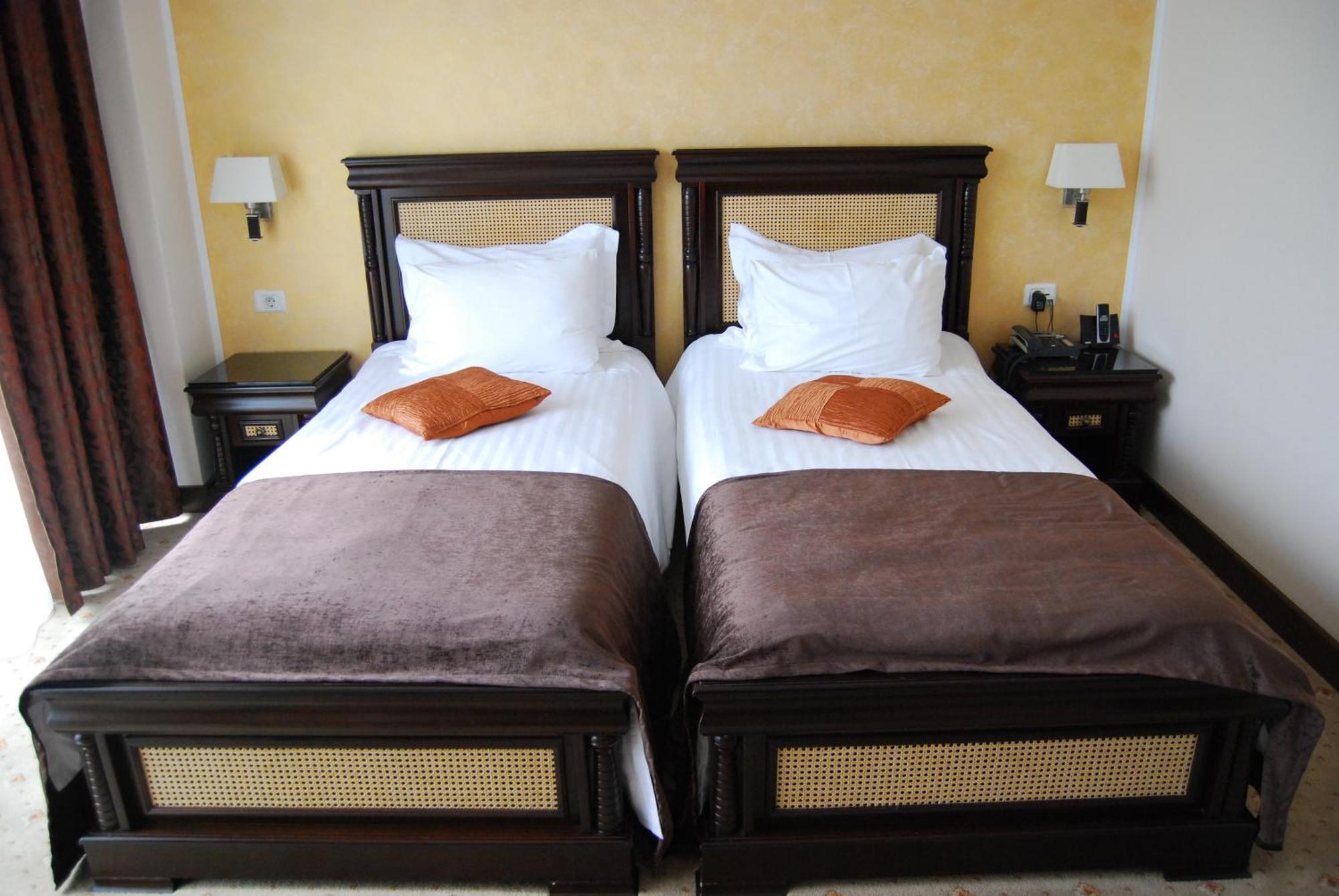 Hotel Zodiac คอนสตันซา ภายนอก รูปภาพ